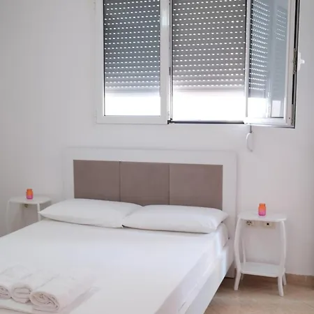 Spacious Lovely Σαράντα